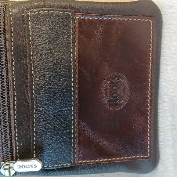 Urban Pouch from Roots - Picture 2 of 9